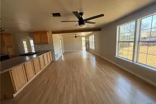 803 Golf Course Rd, Gatesville, TX 76528 - Photo 2