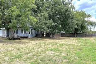 603 N Depot St, Victoria, TX 77901 - Photo 2
