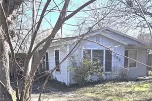 209 Lariat Ln, Victoria, TX 77901 - Photo 2