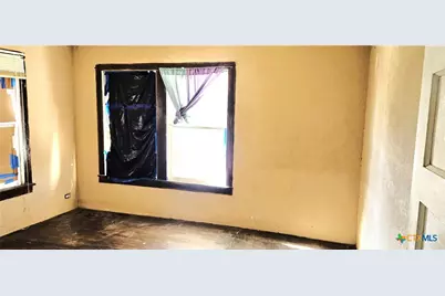 508 E French Street, Cuero, TX 77954 - Photo 12