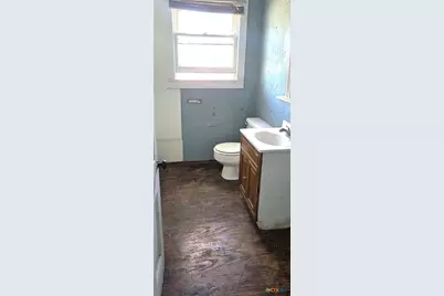 508 E French Street, Cuero, TX 77954 - Photo 8