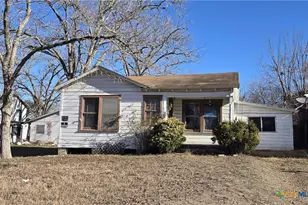 508 E French St, Cuero, TX 77954 - Photo 2