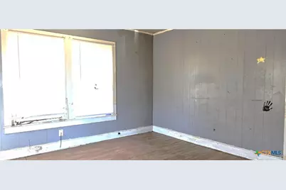 508 E French Street, Cuero, TX 77954 - Photo 4