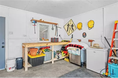 724 Scarbrough Street, Rockdale, TX 76567 - Photo 18