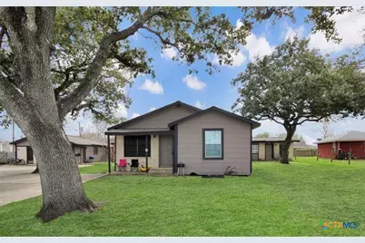 1916 Holloman Drive, Port Lavaca, TX 77979 - Photo 2