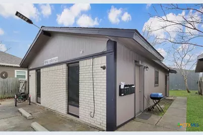 1916 Holloman Drive, Port Lavaca, TX 77979 - Photo 4