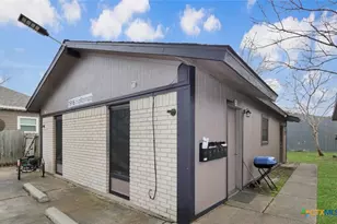 1916 Holloman Dr, Port Lavaca, TX 77979 - Photo 4