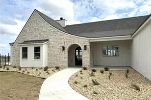 203 Glenview Cir, Belton, TX 76513 - Photo 2
