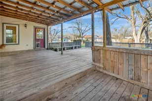 1103 Hopkins St, Yoakum, TX 77995 - Photo 30