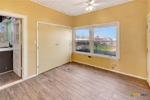 1103 Hopkins St, Yoakum, TX 77995 - Photo 22