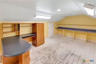 1103 Hopkins St, Yoakum, TX 77995 - Photo 28