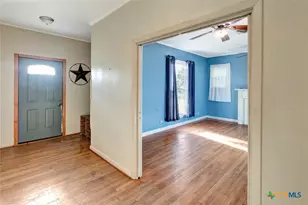 1103 Hopkins St, Yoakum, TX 77995 - Photo 4