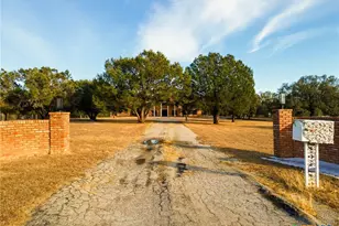 102 Mesa Dr, Gatesville, TX 76528 - Photo 2