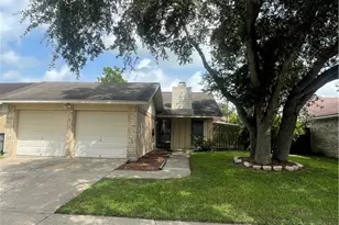 513 Camelot Dr, Victoria, TX 77901 - Photo 1