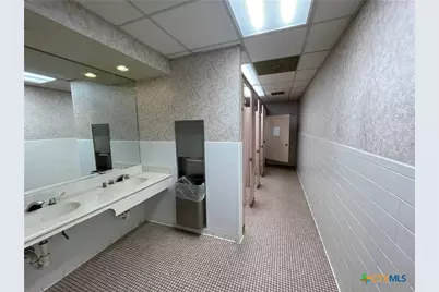 1305 S Key Avenue, Lampasas, TX 76550 - Photo 24