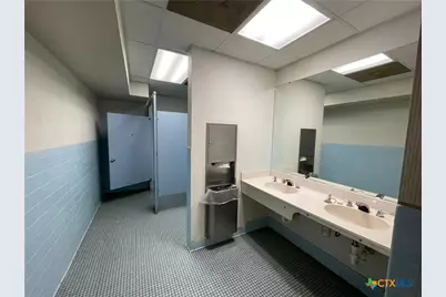 1305 S Key Avenue, Lampasas, TX 76550 - Photo 22