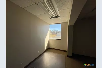 1305 S Key Avenue, Lampasas, TX 76550 - Photo 16