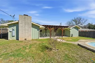 1409 Highland Dr, San Marcos, TX 78666 - Photo 4