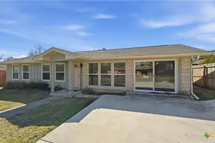 1409 Highland Dr, San Marcos, TX 78666 - Photo 2