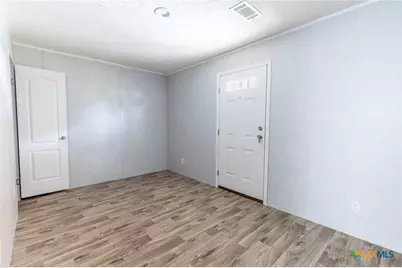 117 Royal, Taylor, TX 76574 - Photo 16