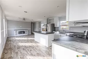 117 Royal, Taylor, TX 76574 - Photo 10