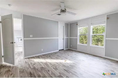 117 Royal, Taylor, TX 76574 - Photo 12