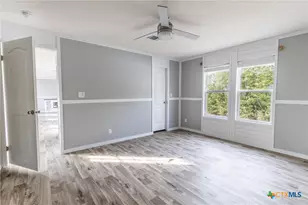 117 Royal, Taylor, TX 76574 - Photo 12