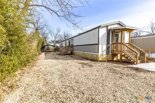 117 Royal, Taylor, TX 76574 - Photo 4