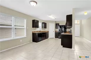 1048 DUMFRIES Dr, Seguin, TX 78155 - Photo 10