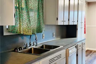 808 Fern Ln, Victoria, TX 77904 - Photo 8