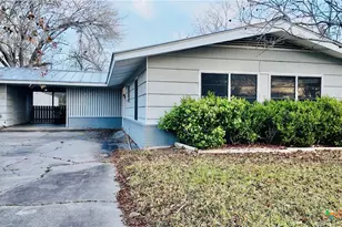 808 Fern Ln, Victoria, TX 77904 - Photo 2