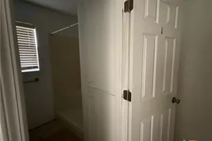 509 North St, Yoakum, TX 77995 - Photo 6