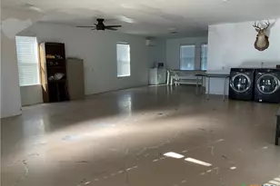 509 North St, Yoakum, TX 77995 - Photo 10