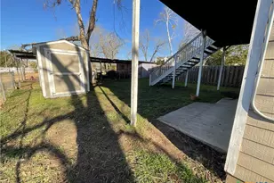 509 North St, Yoakum, TX 77995 - Photo 4