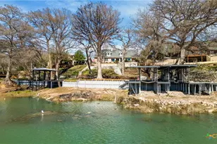 425 River Springs Dr, Seguin, TX 78155 - Photo 10