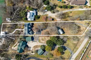 425 River Springs Dr, Seguin, TX 78155 - Photo 2