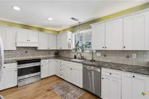 425 River Springs Dr, Seguin, TX 78155 - Photo 18