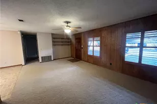 801 Timber Dr, New Braunfels, TX 78130 - Photo 4