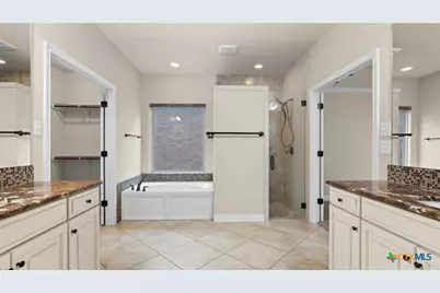 1235 Hidden Cave Drive, New Braunfels, TX 78132 - Photo 18