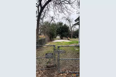 2114 Lyle Avenue, Waco, TX 76708 - Photo 2