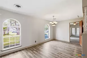 703 Tranquillo Dr, Victoria, TX 77905 - Photo 8