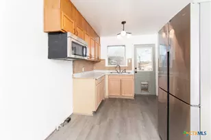 906 Erath Dr, Temple, TX 76501 - Photo 4