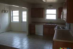 205 E Voelter, Killeen, TX 76541 - Photo 8