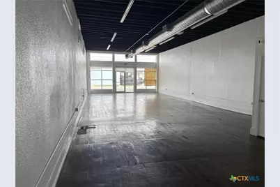 1427 N Austin Street, Seguin, TX 78155 - Photo 4