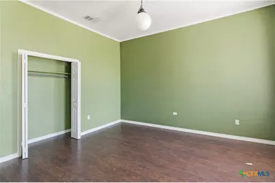 222 E Cedar Street, Seguin, TX 78155 - Photo 38