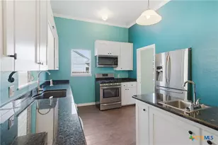 222 E Cedar St, Seguin, TX 78155 - Photo 18