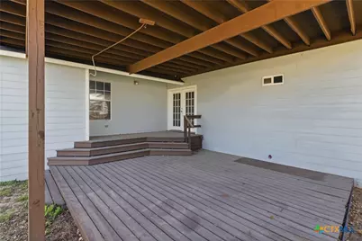 222 E Cedar Street, Seguin, TX 78155 - Photo 8