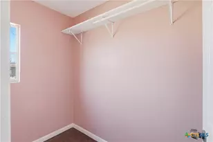 222 E Cedar St, Seguin, TX 78155 - Photo 26