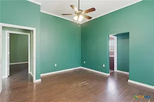 222 E Cedar St, Seguin, TX 78155 - Photo 22