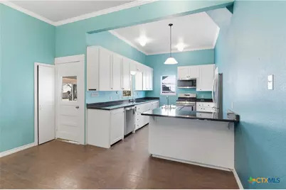 222 E Cedar Street, Seguin, TX 78155 - Photo 10